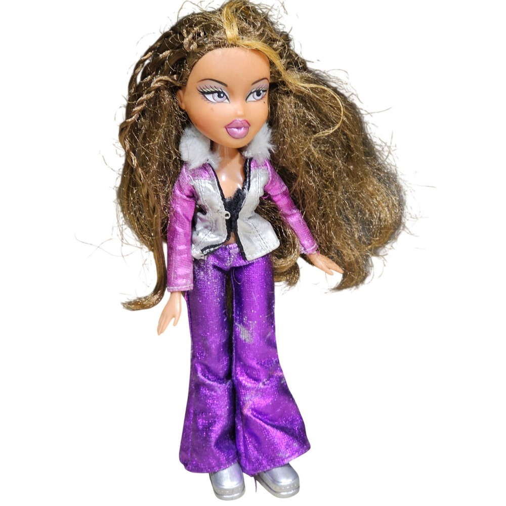 Bratz Yasmin Doll 2001‎ MGA Metallic Purple Flare Pants Silver Fur Jacket Y2K